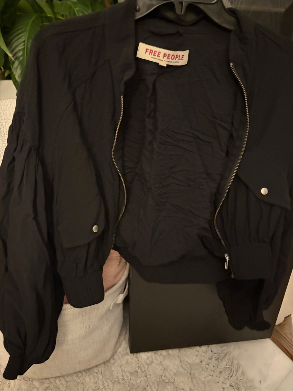 Free People Black Cropped Bomber Jacket lightweight sz XS excellent condition
